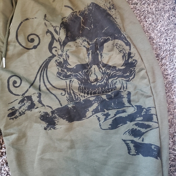 Amry Green Grunge Skull Sweatpants - Picture 3 of 5